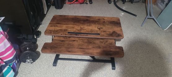 Desk flexible