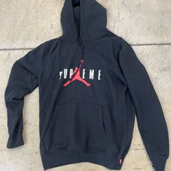 Supreme Hoodie