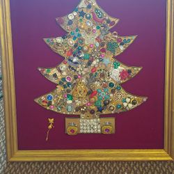FRAMED VINTAGE JEWELRY XMAS TREE