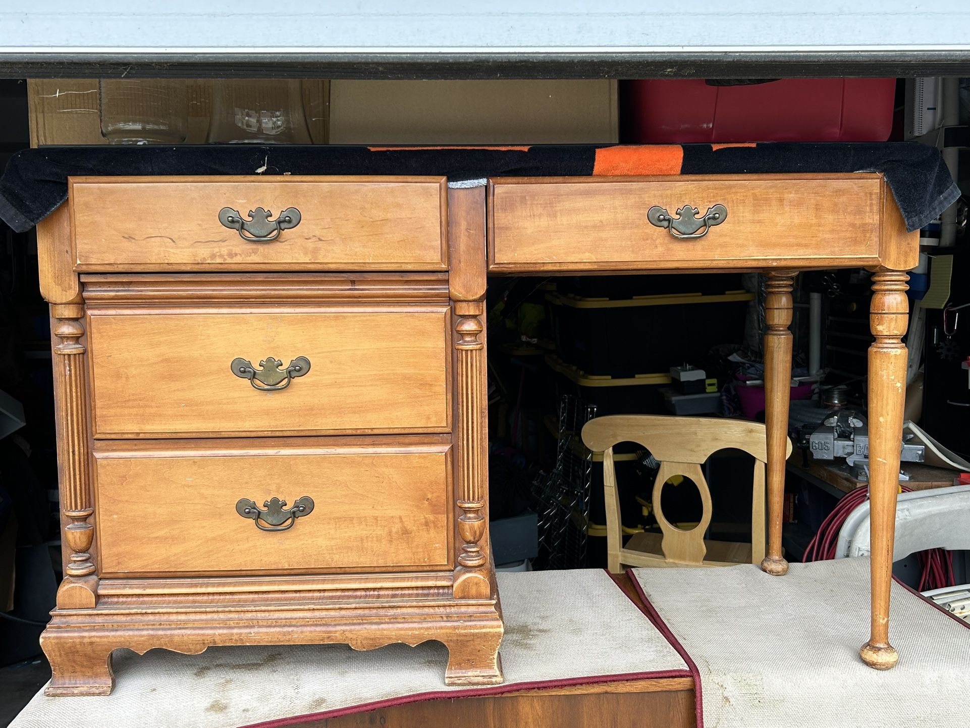 wooden desk ! 