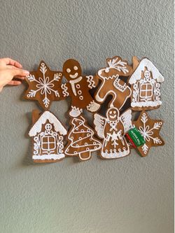 ‼️PENDING PICKUP‼️ 6 Christmas placemats New