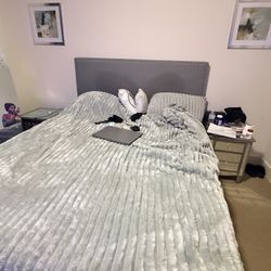 Bedroom Set For Sale 