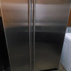 Zubzero  Fridge 48 Inches  Great Condition  WARRANTY,,$3250