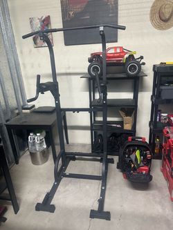 Pull up dip station