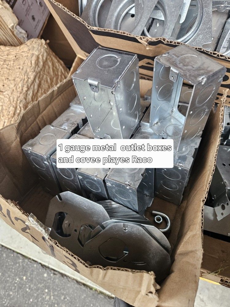 Outlet Medal Box's And Lids.