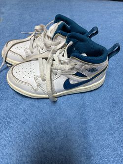 Toddler Nike shoes