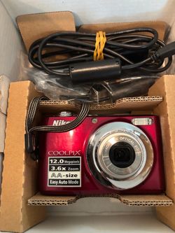 Nikon Coolpix L 24 Digital Camera Red