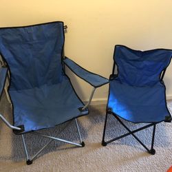 2 fishing chairs、beach chairs