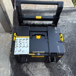 Dewalt Rolling Tool Box Heavy Duty New 