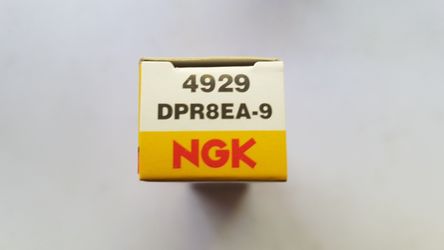 NGK SPARK PLUGS DPR8EA-9 4929 NEW