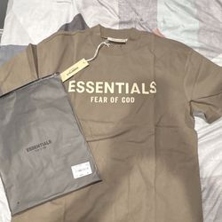 Essentials tee