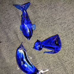 Nostalgia Blue Figurines Dolphins And A Cat