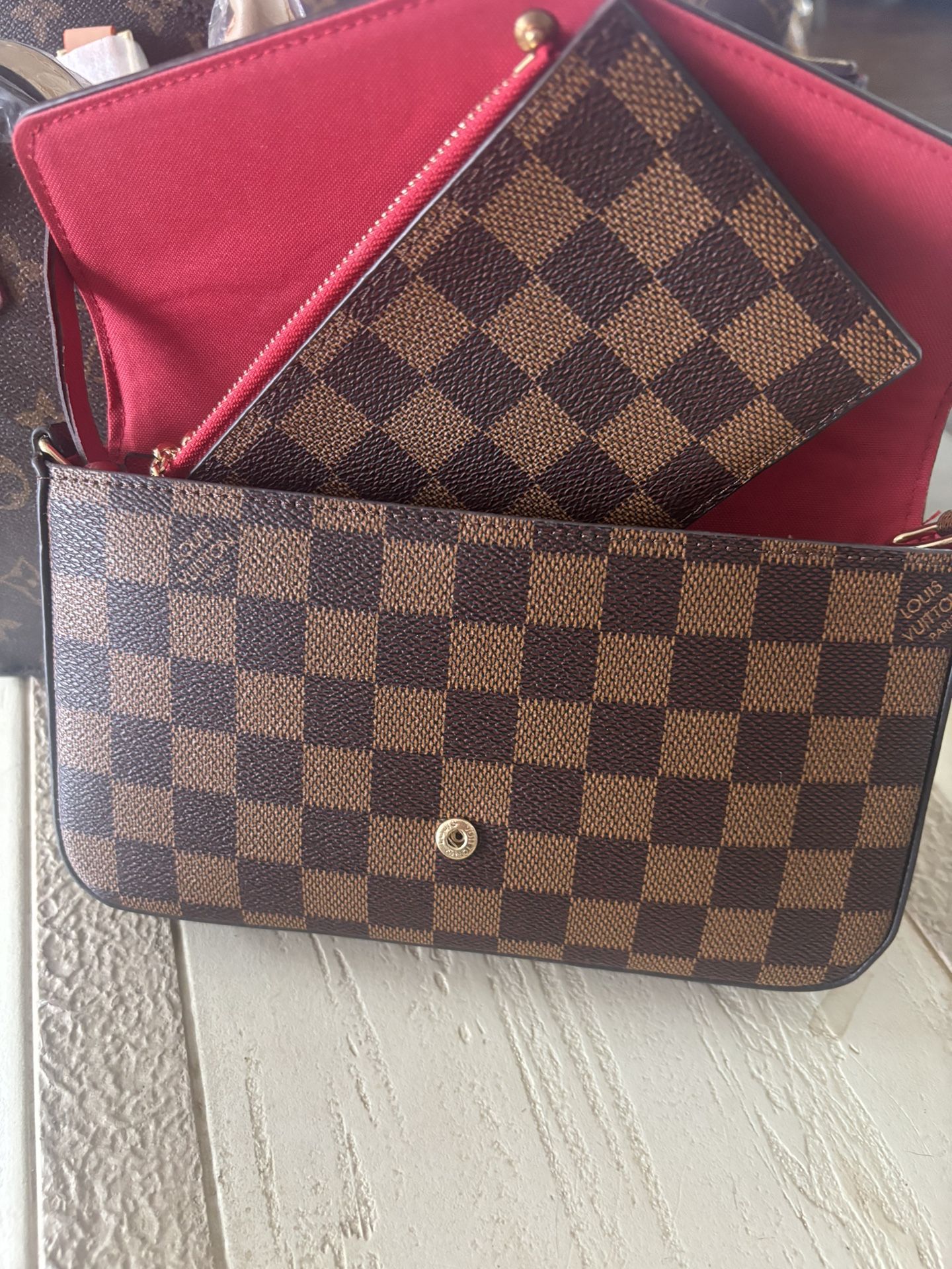 checker board pattern pochette