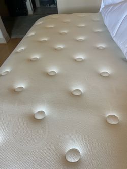 Sleep number mattress w/ base: Free
