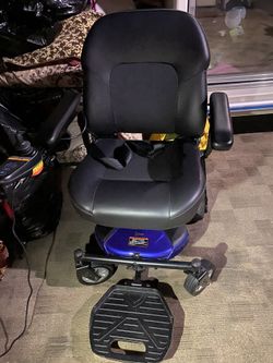 ELECTRIC WHEELCHAIR