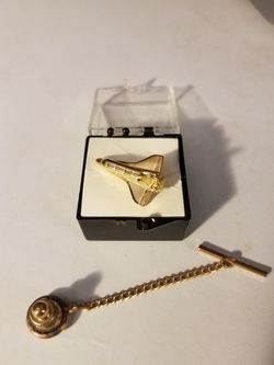 Space shuttle tie tac clasp