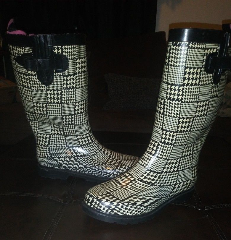 Womans rain boots size 10! Capelli brand! Excellent shape!Â
