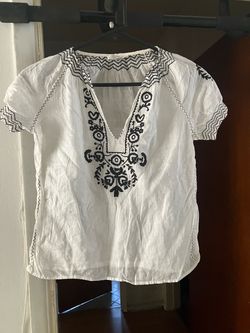 $10, Women’s top size 00
