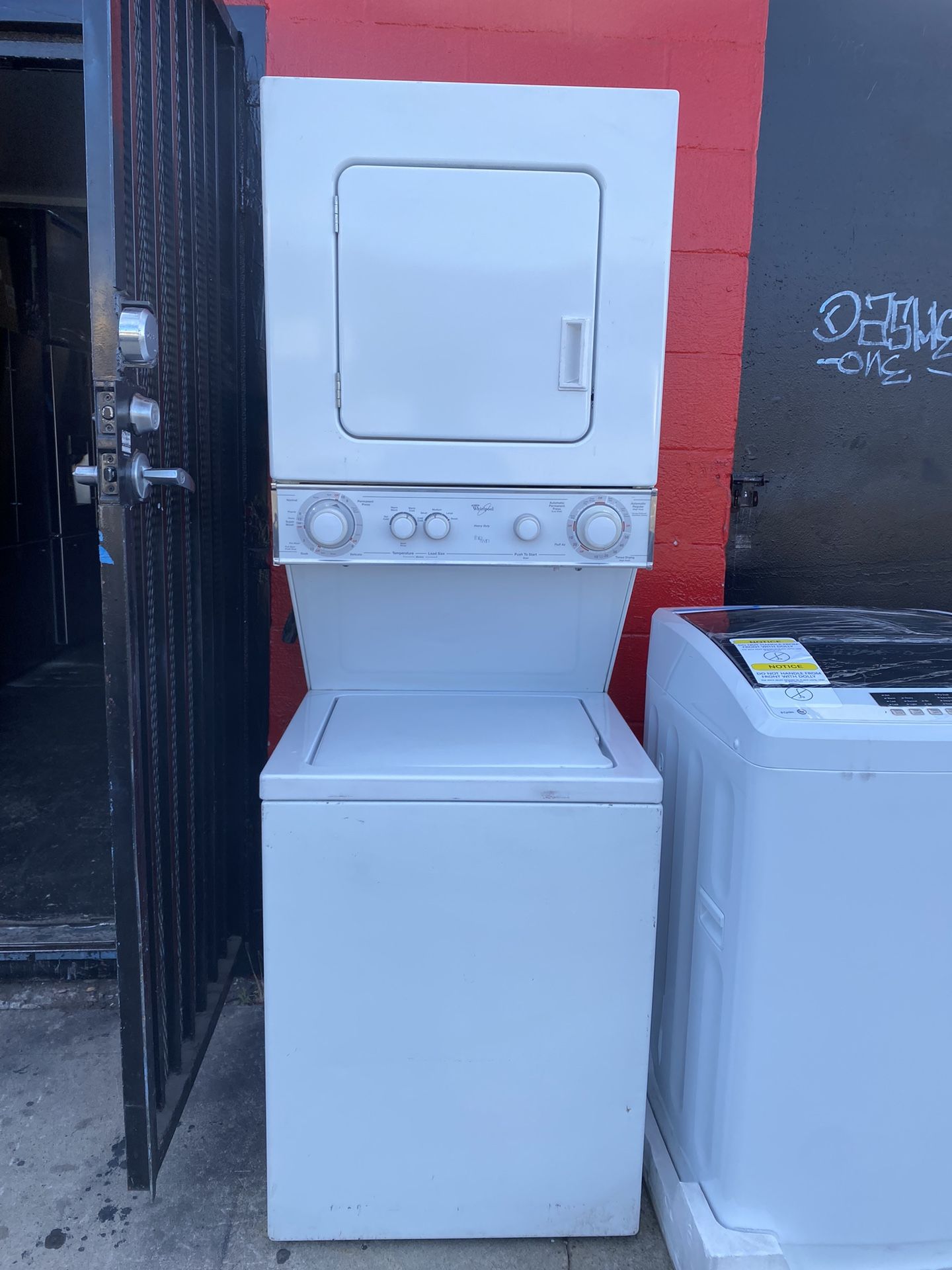 USED ATACABLE WASHER AND DRYER GAS  WHITE 27” INCH WIDTH 