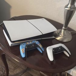 Ps5 With FIFA 24 And Two Controllers 