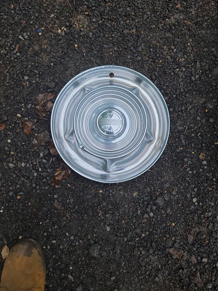 Vintage osmobil upcap decorative.