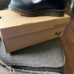 Women’s Dr Martens Size 8