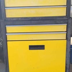 STANLEY TOOL BOX (NO KEY)