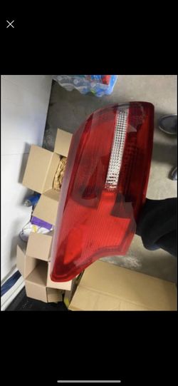 Focus SEL left used tail light