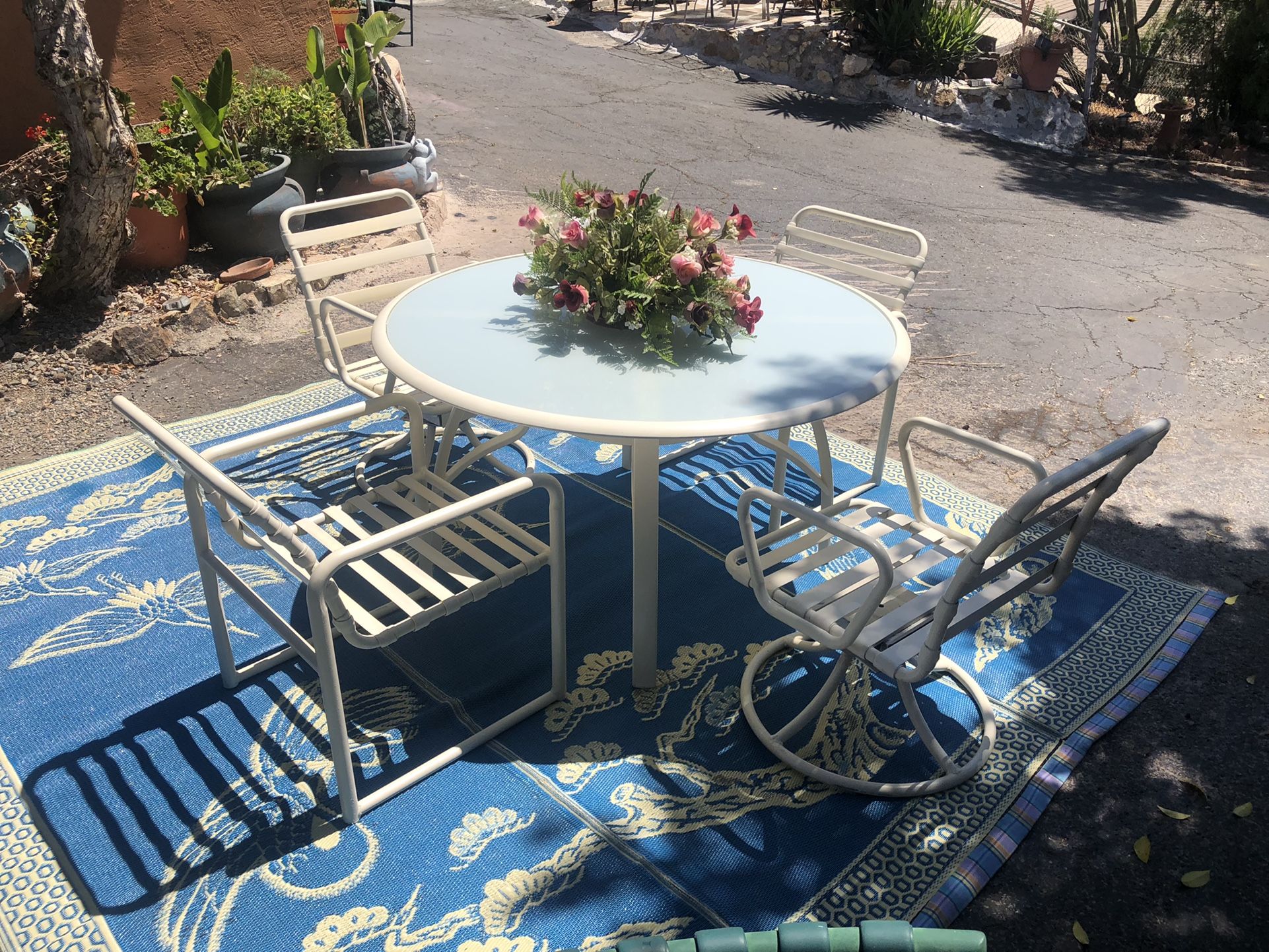 PRICE IS FIRM Like New Beige PATIO FURNITURE SET Chairs (2