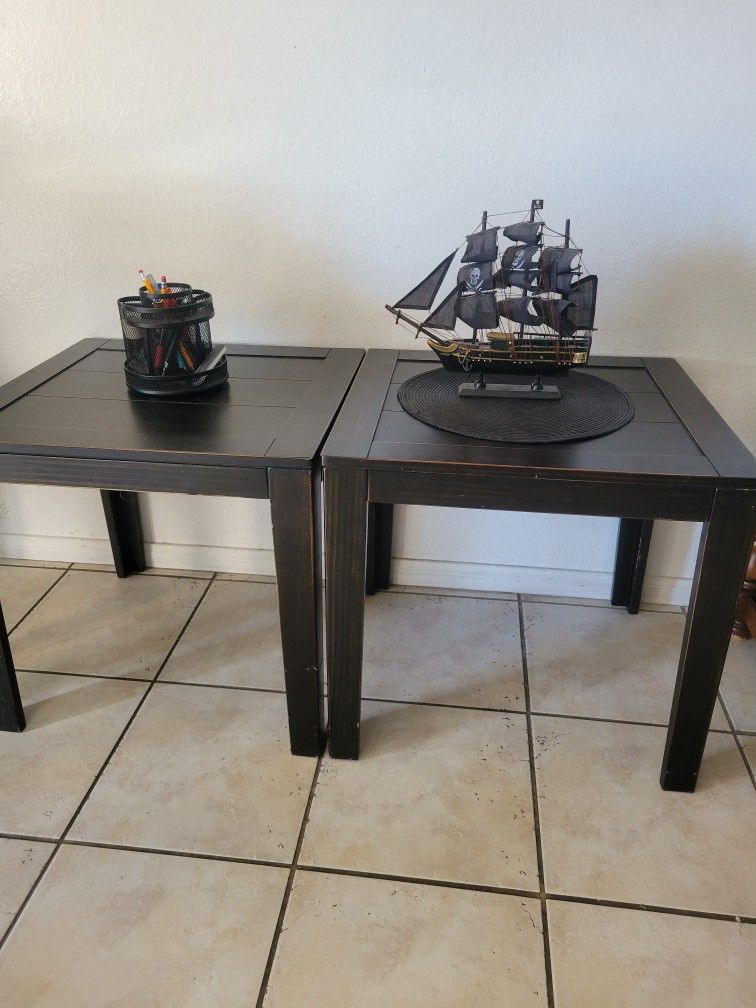2 Cute Side Tables