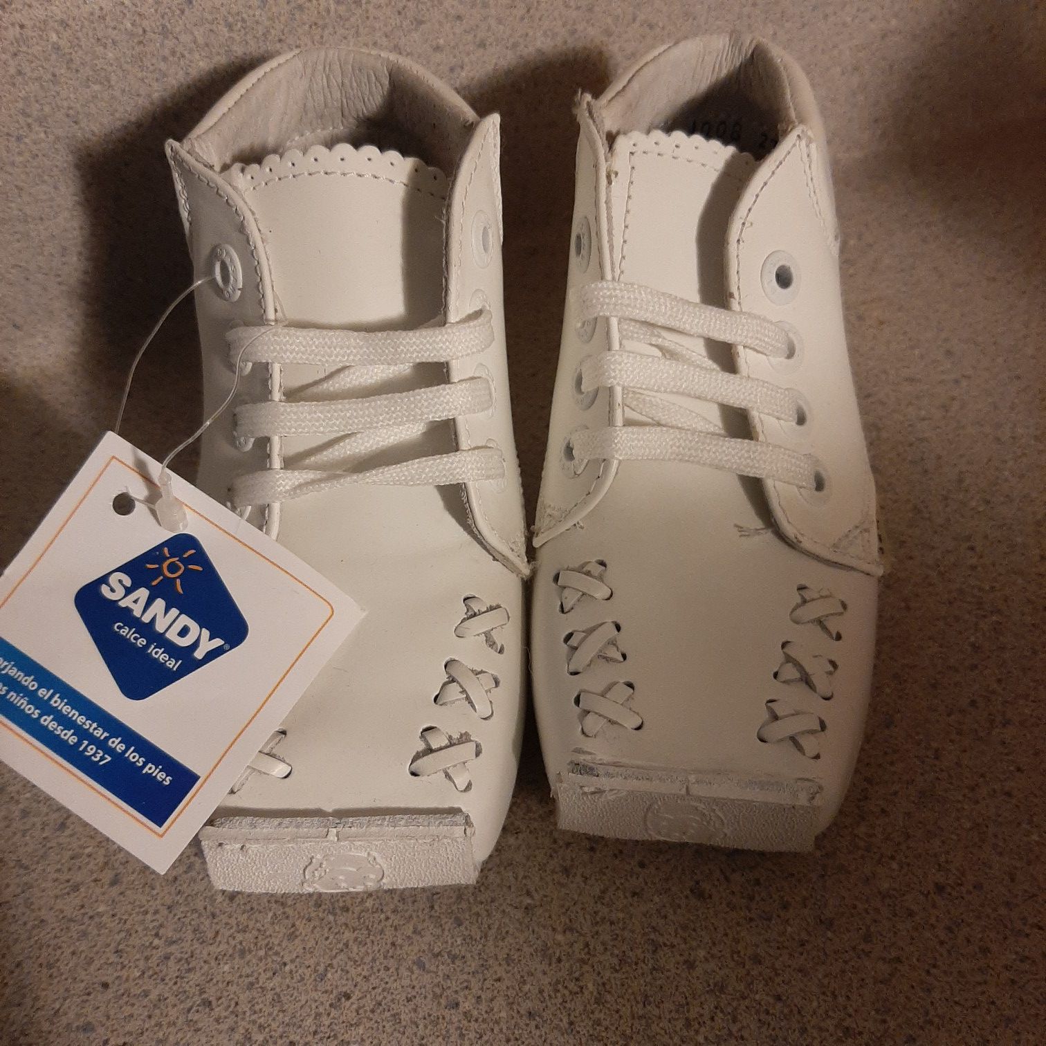 New sandy pingo size 14 toddler walking shoes