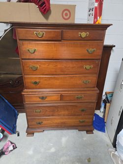 9 drawer Pennsylvania House  wood dresser