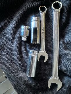 Snap on wrenches n sockets