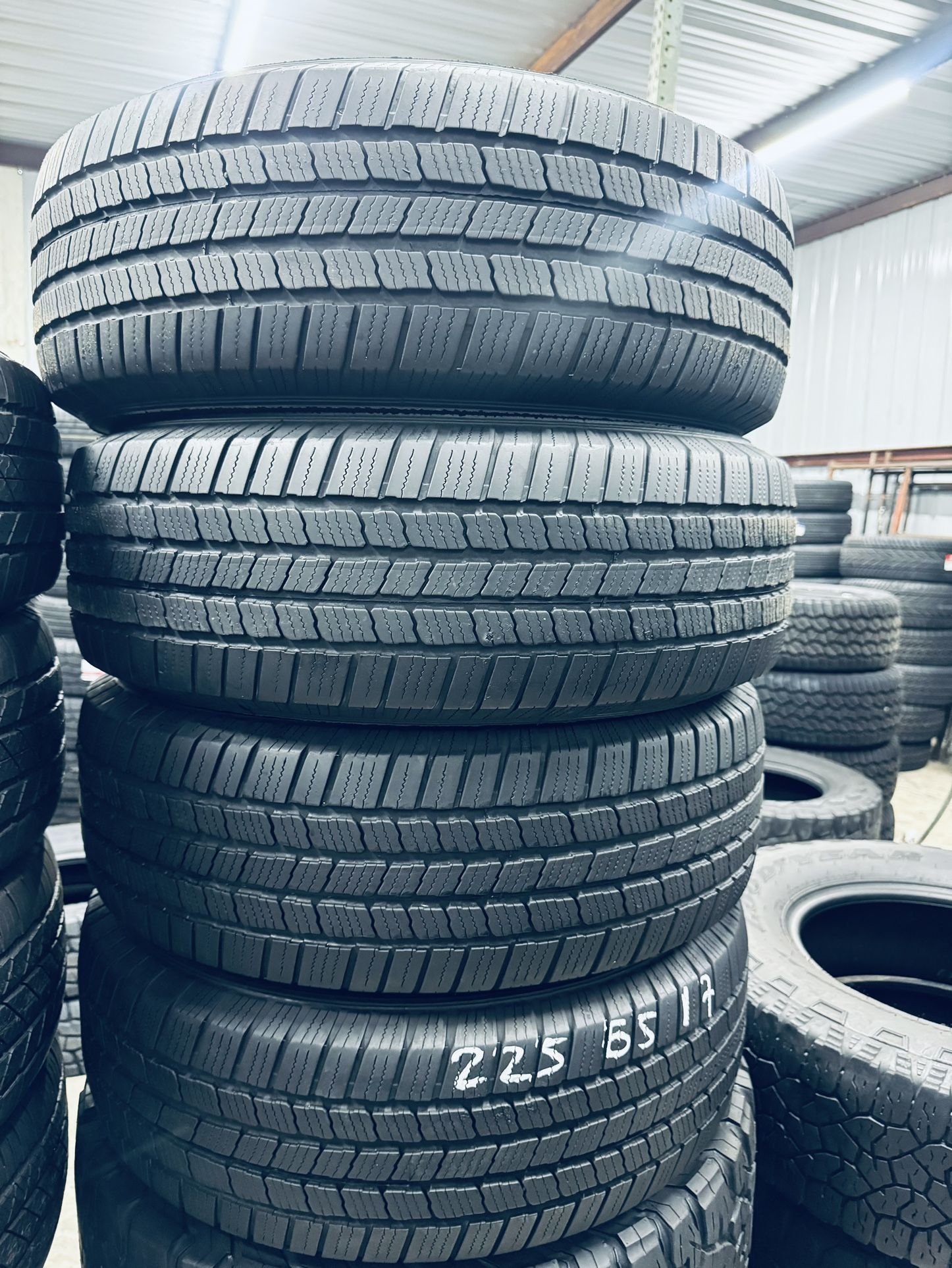 225/65/17 Michelin