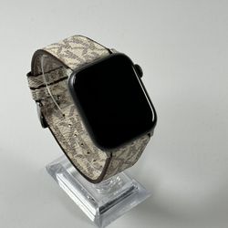 Apple Watch Series 4 44mm (GPS + LTE)