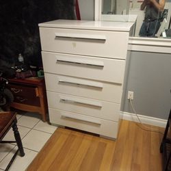 Used 5 Drawer  Upright Dresser