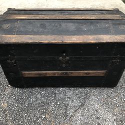Humpback Steamer Trunk - Please Read