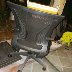 CLEAN OUT GARAGE SALE THIS NICE CLEAN DESK CHAIR ONLY 10 FIRM GO MY POST MOST ITEMS BE 50% OFF THIS 1 ALREADY MARK DOWN
