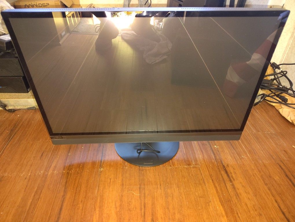 Lenovo IdeaCentre All-in-One 27" Touchscreen Computer 520-271KL w/ Intel Core i7-7700T 16GB RAM 1TB SSD