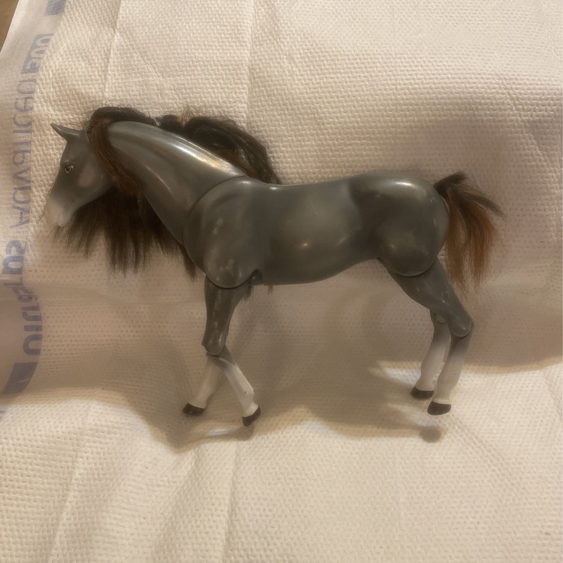 cali girl barbie, horse Topanga, gray, posable . 2004