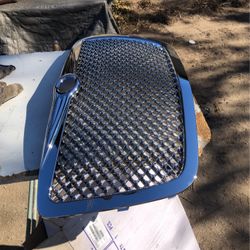 Chrysler 2005 - 2010 Chromed Front Grill New 30dollars