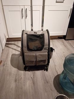 Pet  and supplies carrier