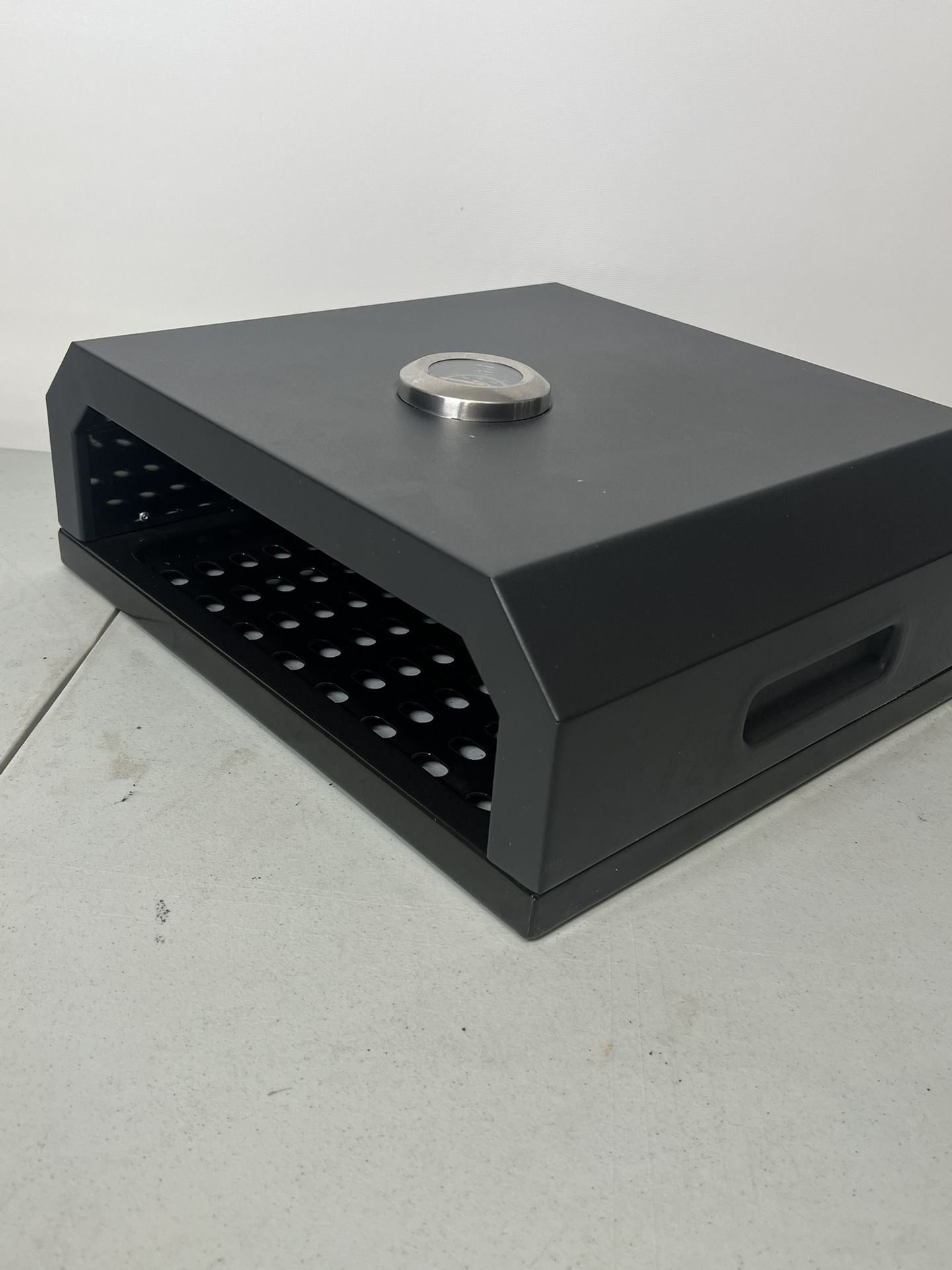 Aldi's Super-Handy Grill Top Pizza Oven new. No stone