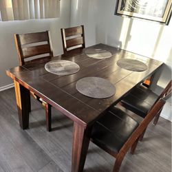 Dining Table With Chairs 