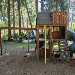SWING /SLIDE SET (COSTCO)
