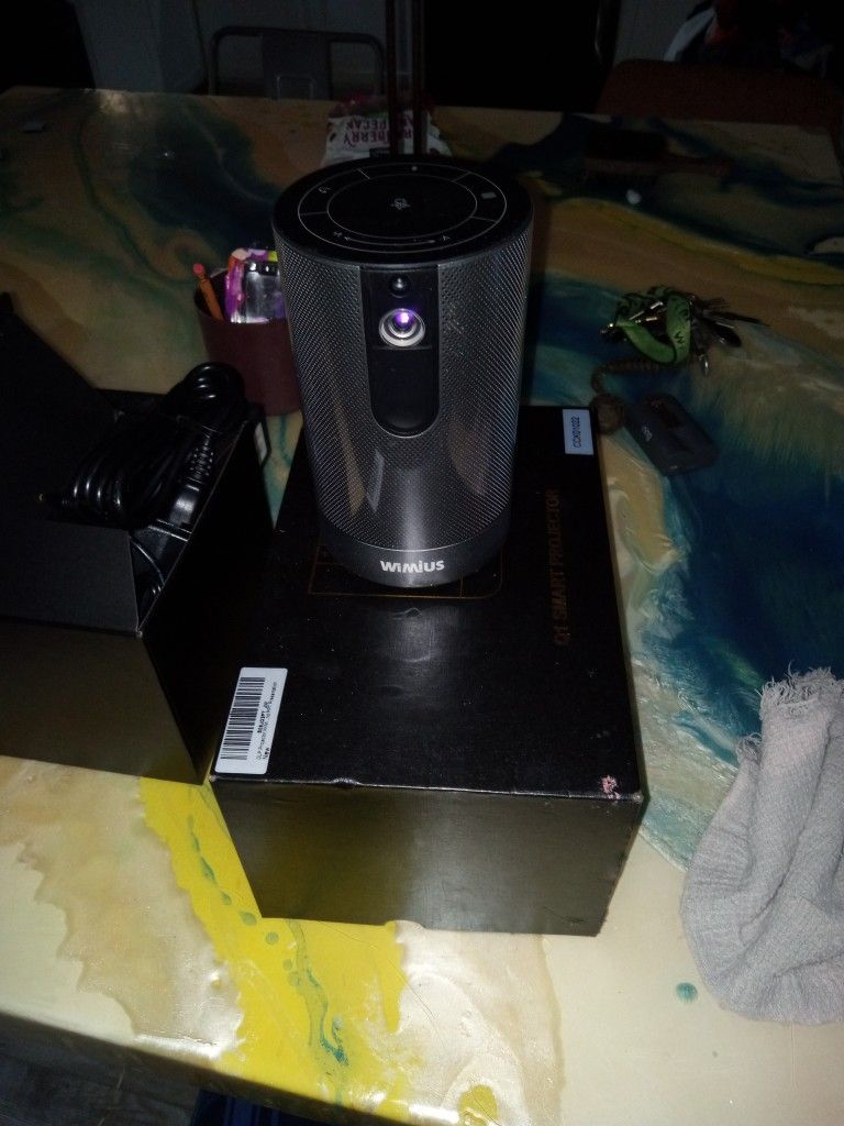 Q1 Smart Projector