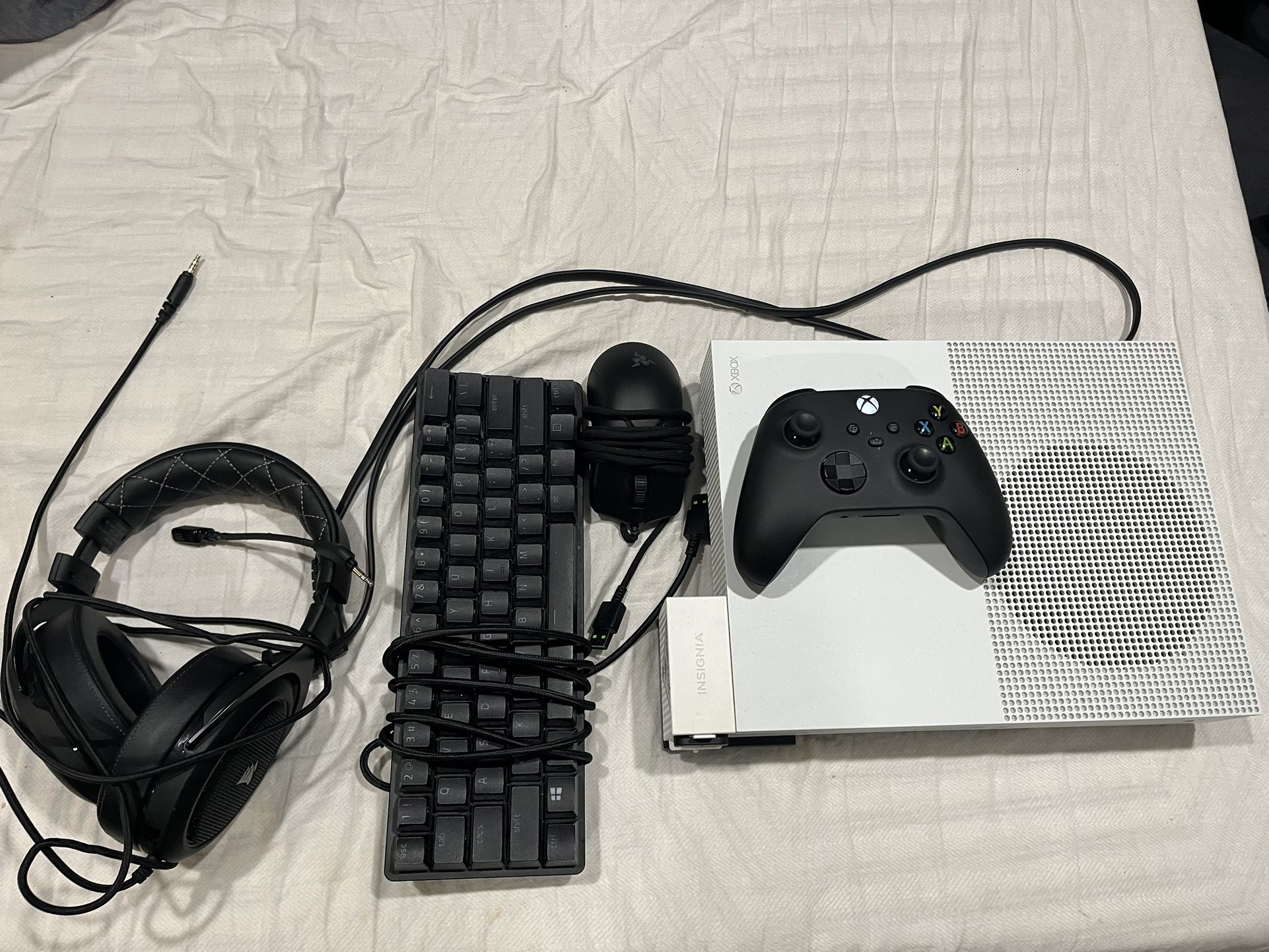Xbox 1 S gaming bundle for Sale in Darien, IL OfferUp