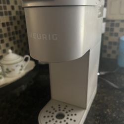 Keurig K-Mini Single-Serve K-Cup Pod Coffee Maker