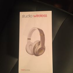 Gold Beats Studio Wiress Headphones