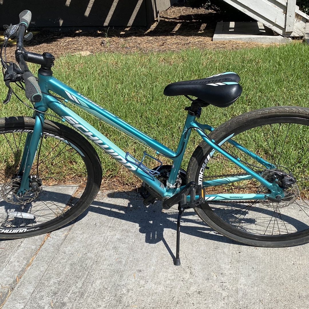 schwinn hybrid bicycles for sale Discover Adult Bike Men and Women, 700c Wheels, 21-Speeds, 19-Inch Aluminum Step-Over Frame, Front and Rear Fenders, Rear Cargo Rack, Black : Hybrid : Sports & Thanks to the light alloy hybrid frame and 21 Schwinn GTX 1 Dual Sport
